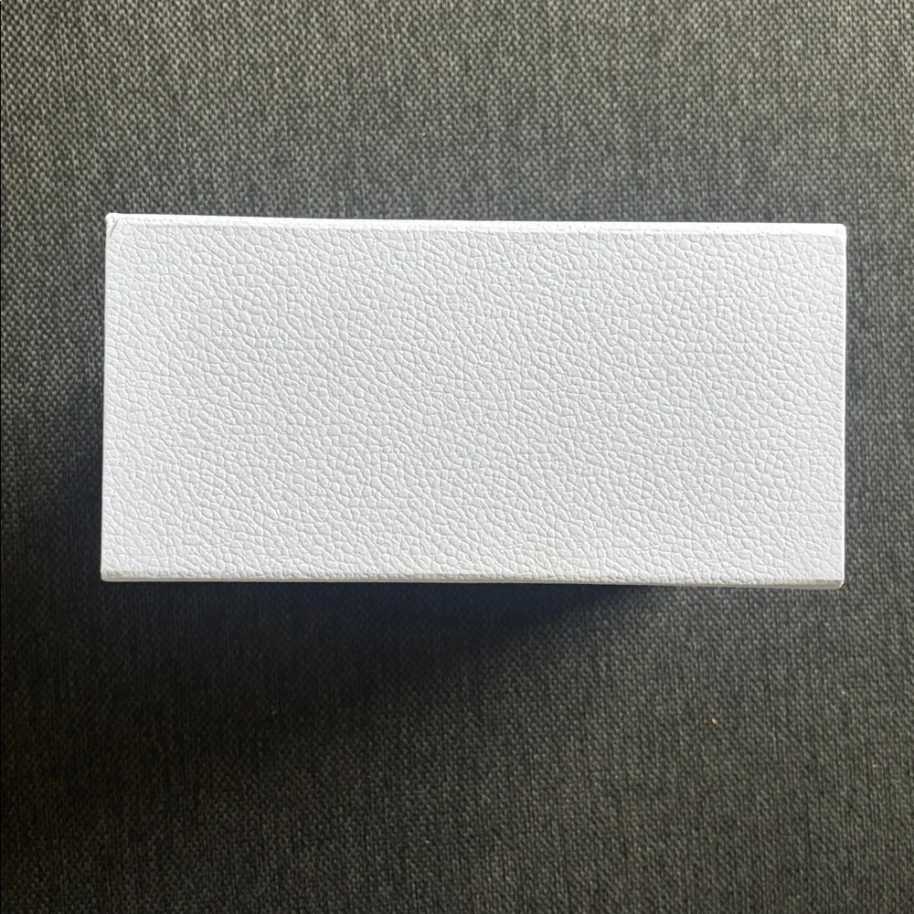 Dior White Box with Gold DIOR Logo - Picture 8 of 11